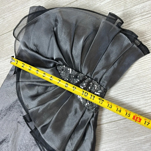 Betsy & Adam Strapless Mini Embellished Dress in Gunmetal Grey Silver Size 8 - Picture 12 of 14